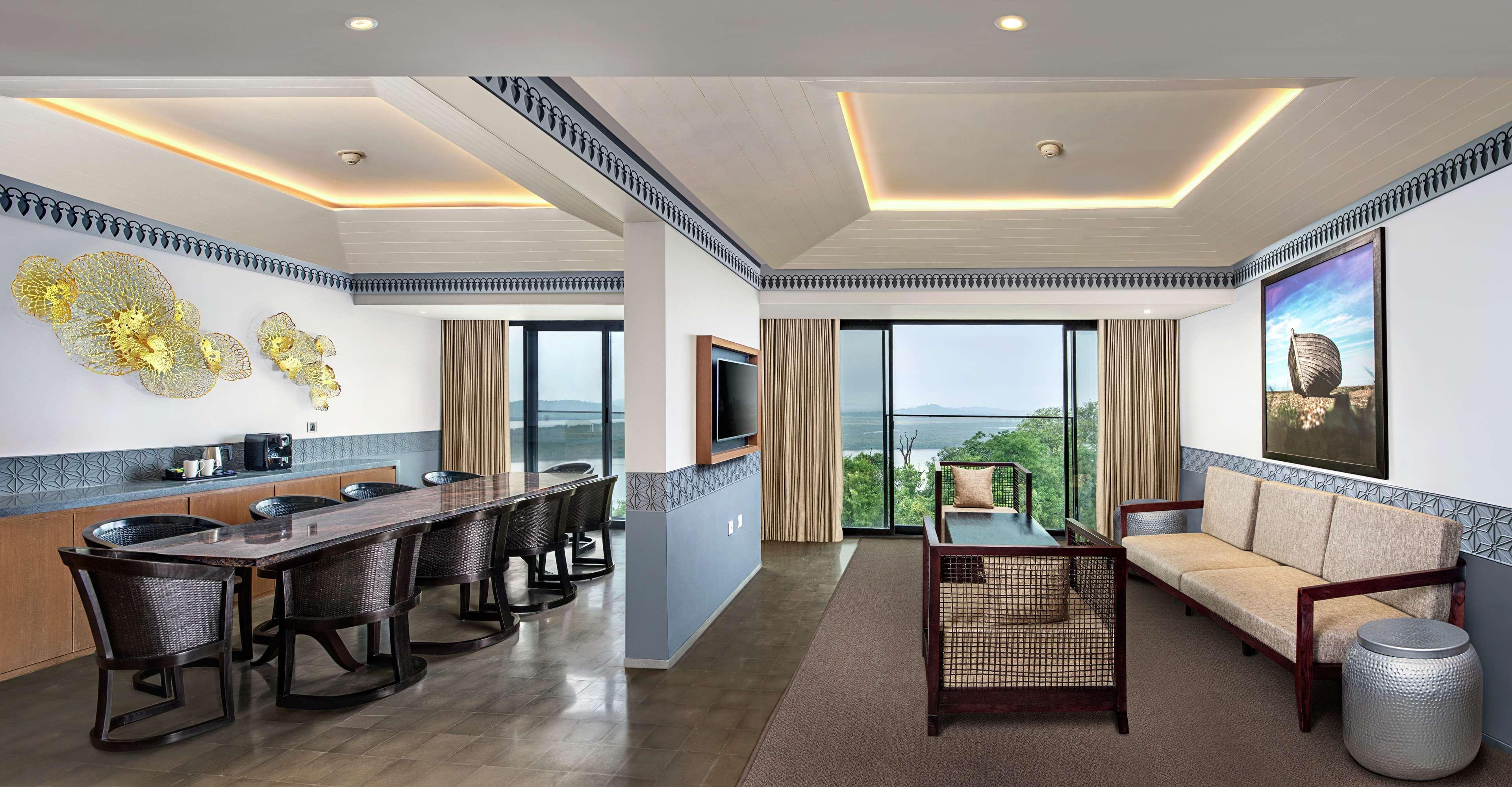 Hotel Doubletree By Hilton Goa - Panaji Esterno foto