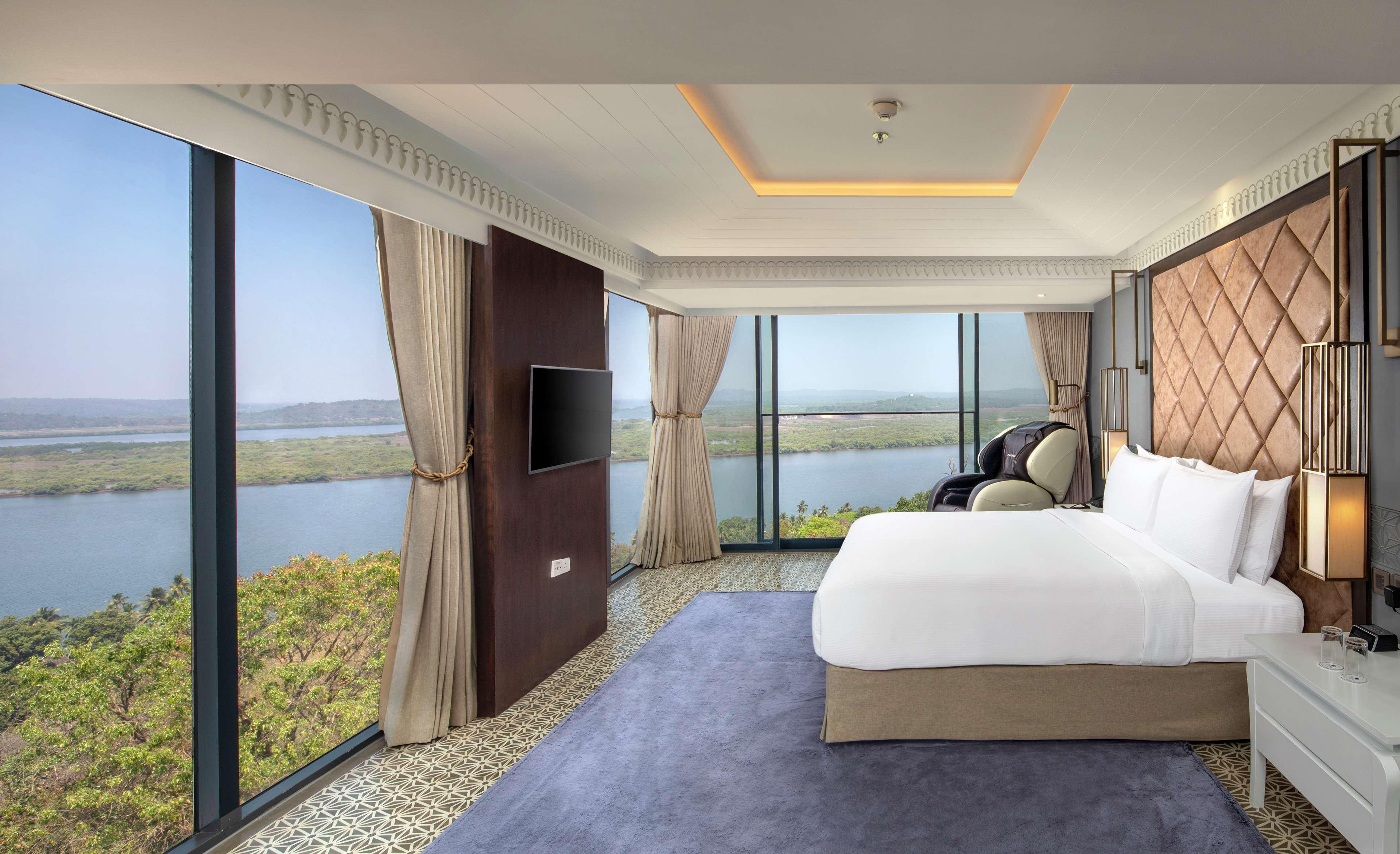 Hotel Doubletree By Hilton Goa - Panaji Esterno foto