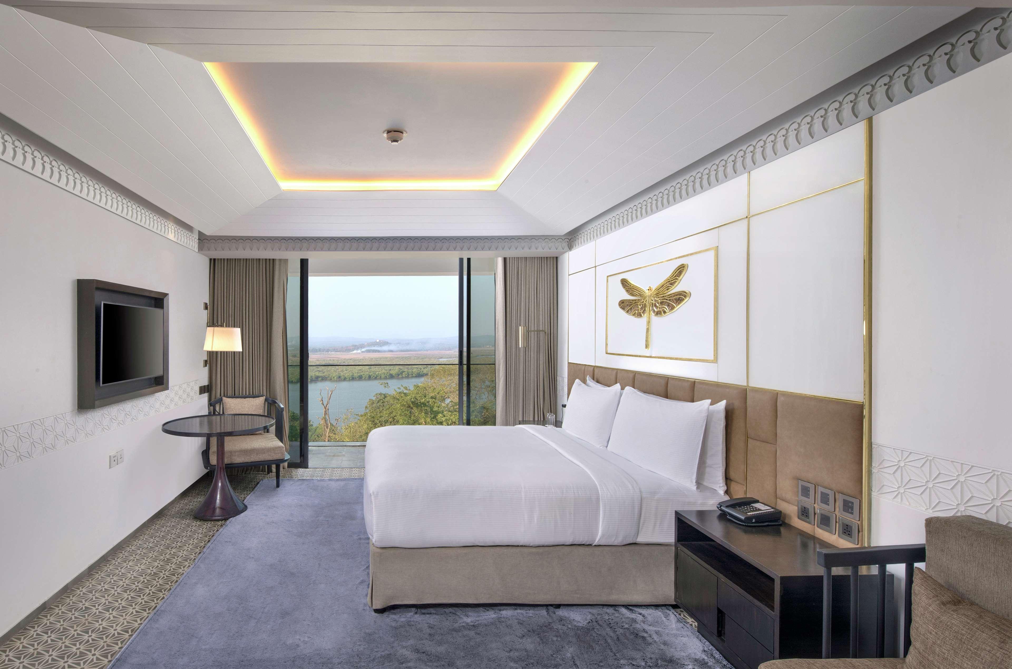 Hotel Doubletree By Hilton Goa - Panaji Esterno foto