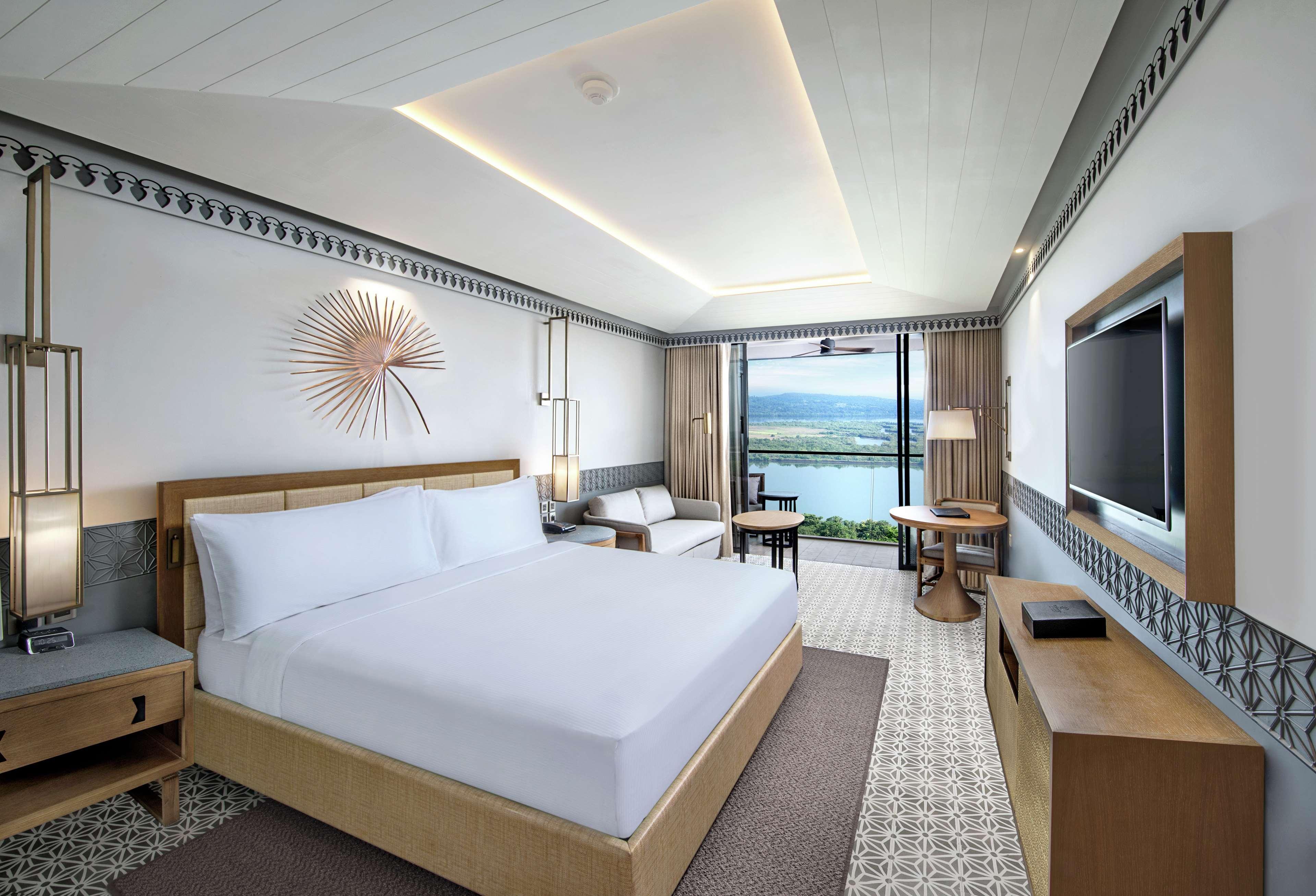 Hotel Doubletree By Hilton Goa - Panaji Esterno foto