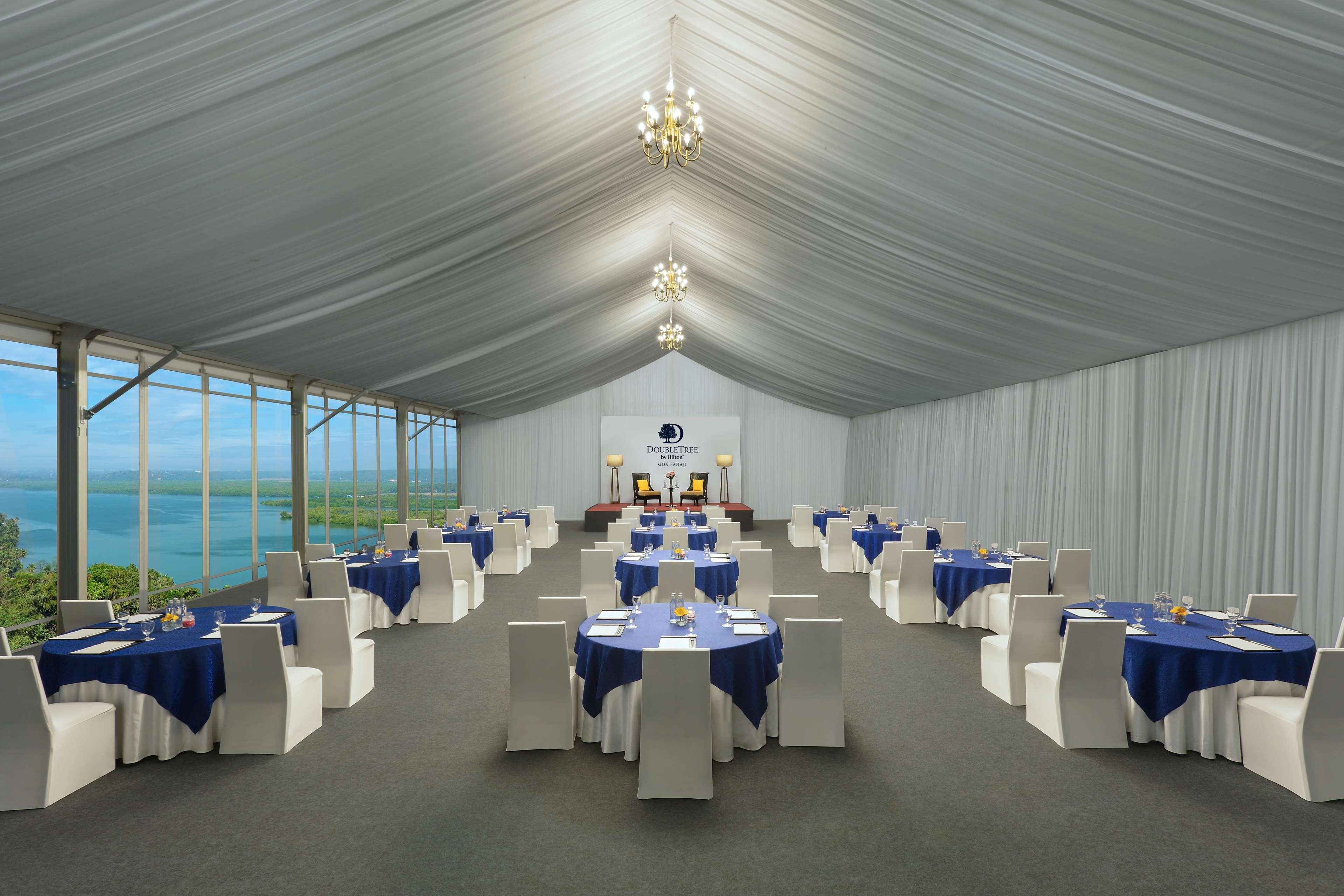 Hotel Doubletree By Hilton Goa - Panaji Esterno foto