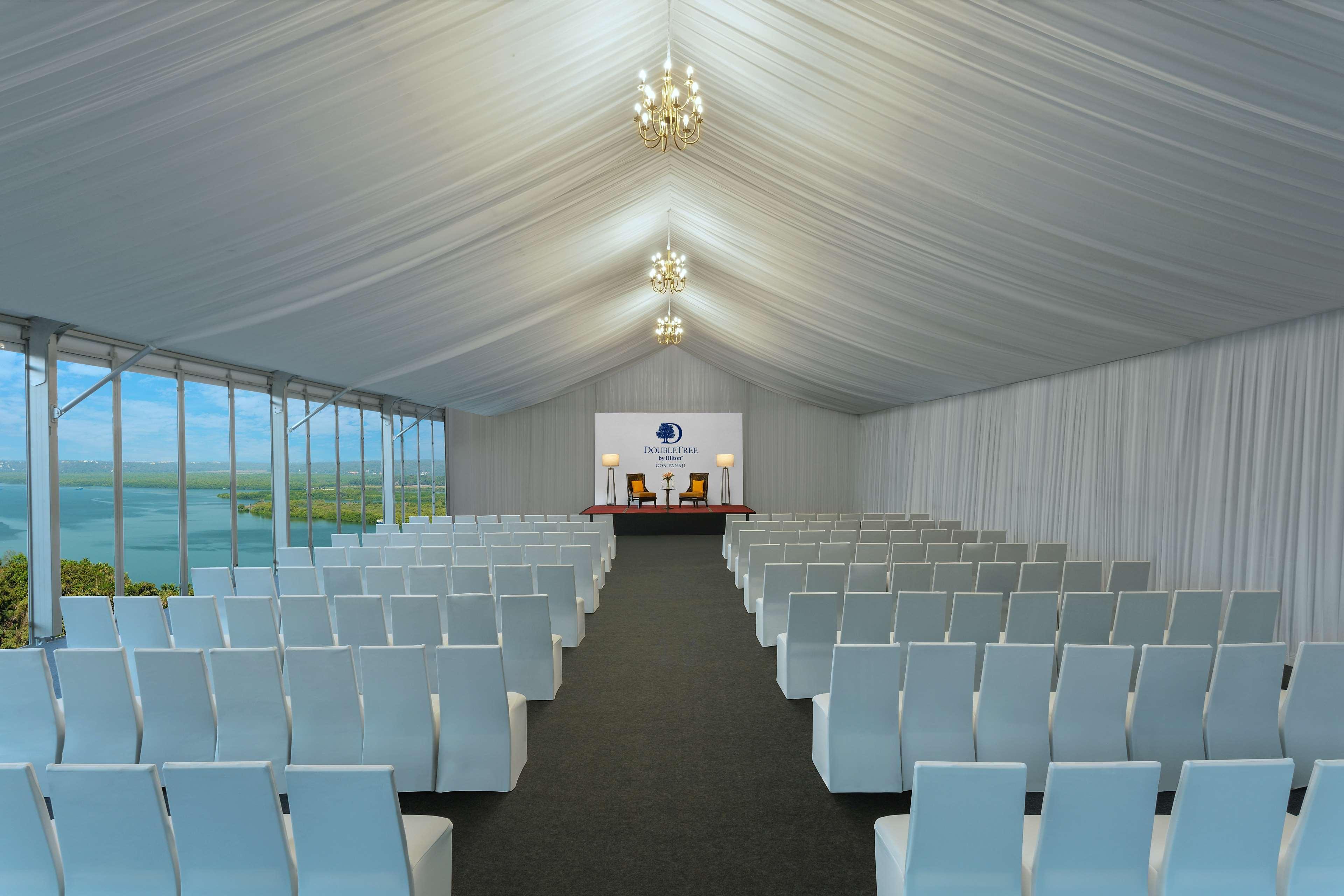 Hotel Doubletree By Hilton Goa - Panaji Esterno foto
