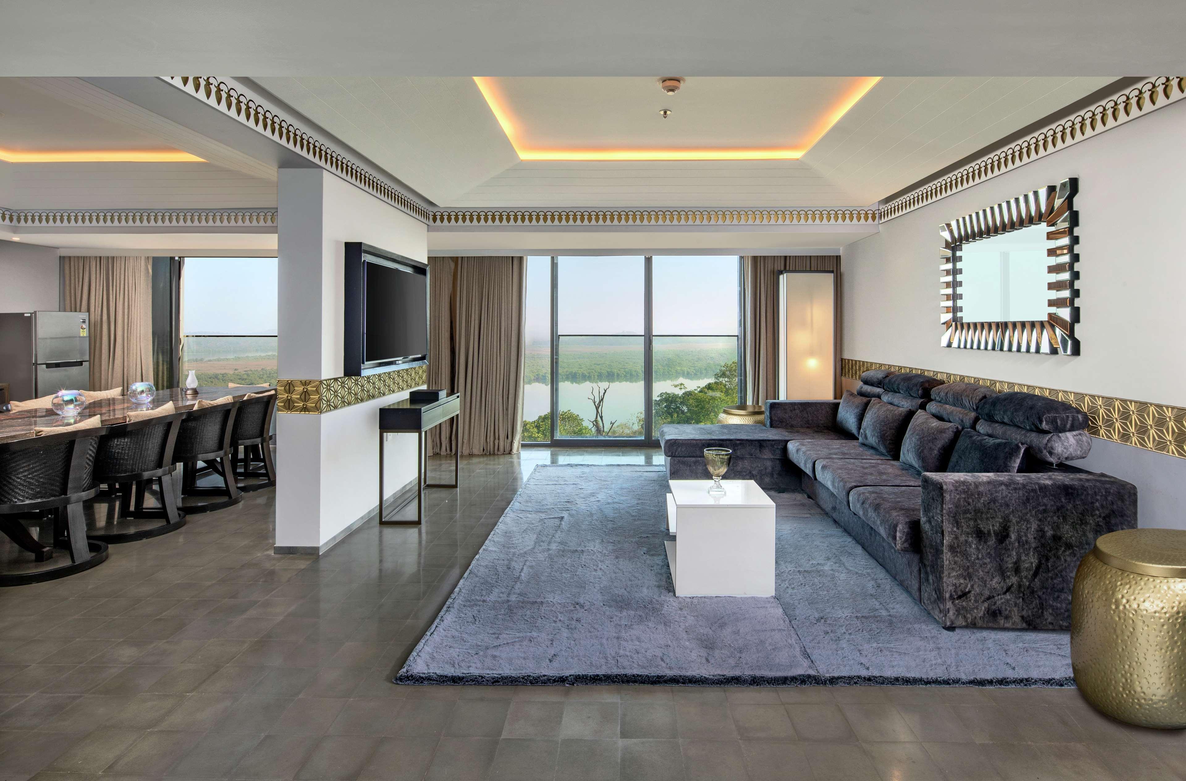 Hotel Doubletree By Hilton Goa - Panaji Esterno foto
