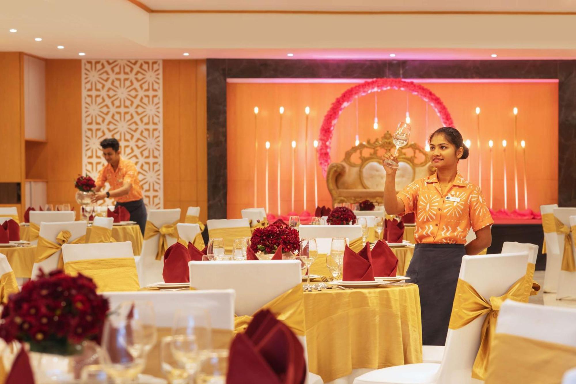 Hotel Doubletree By Hilton Goa - Panaji Esterno foto