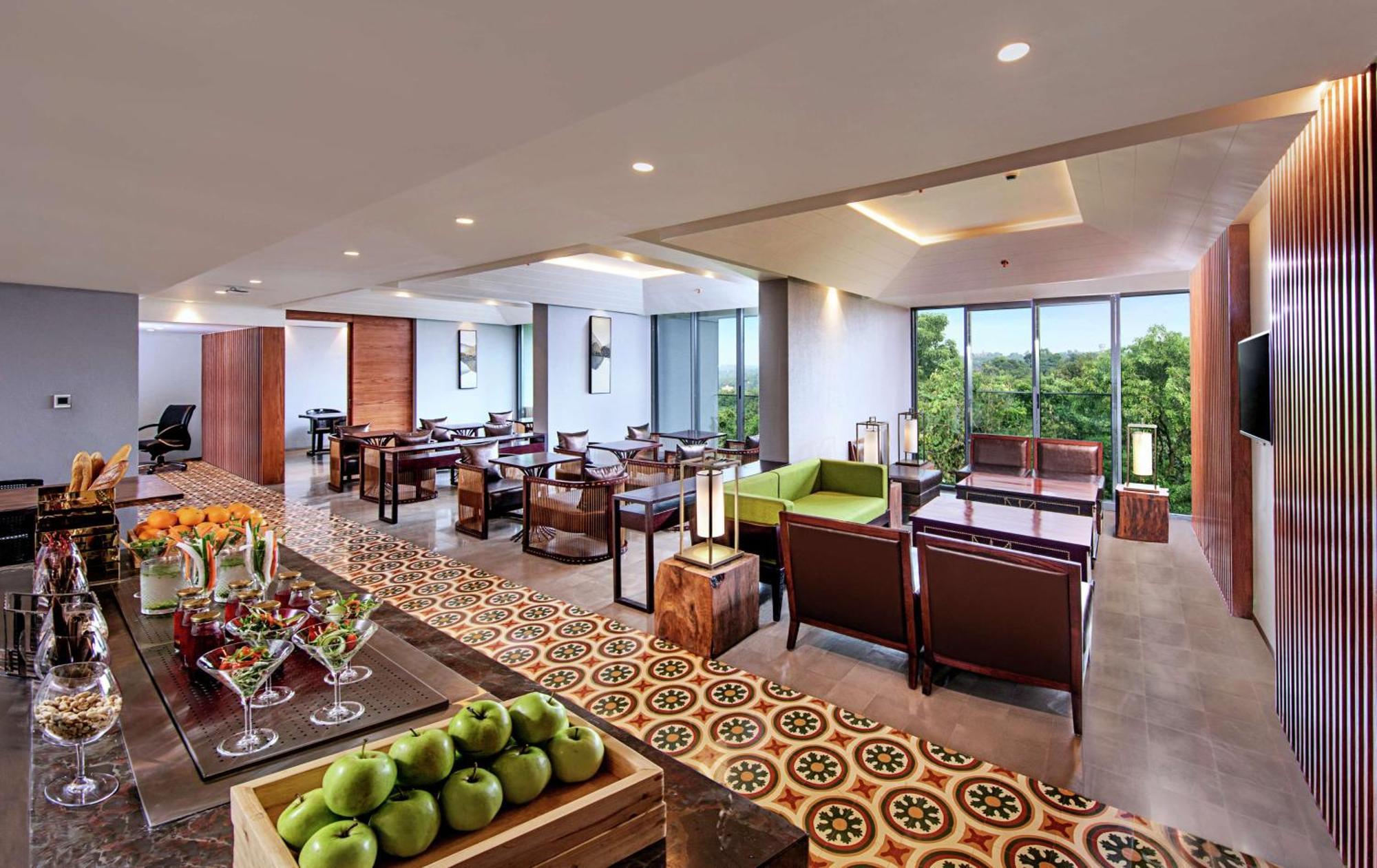 Hotel Doubletree By Hilton Goa - Panaji Esterno foto