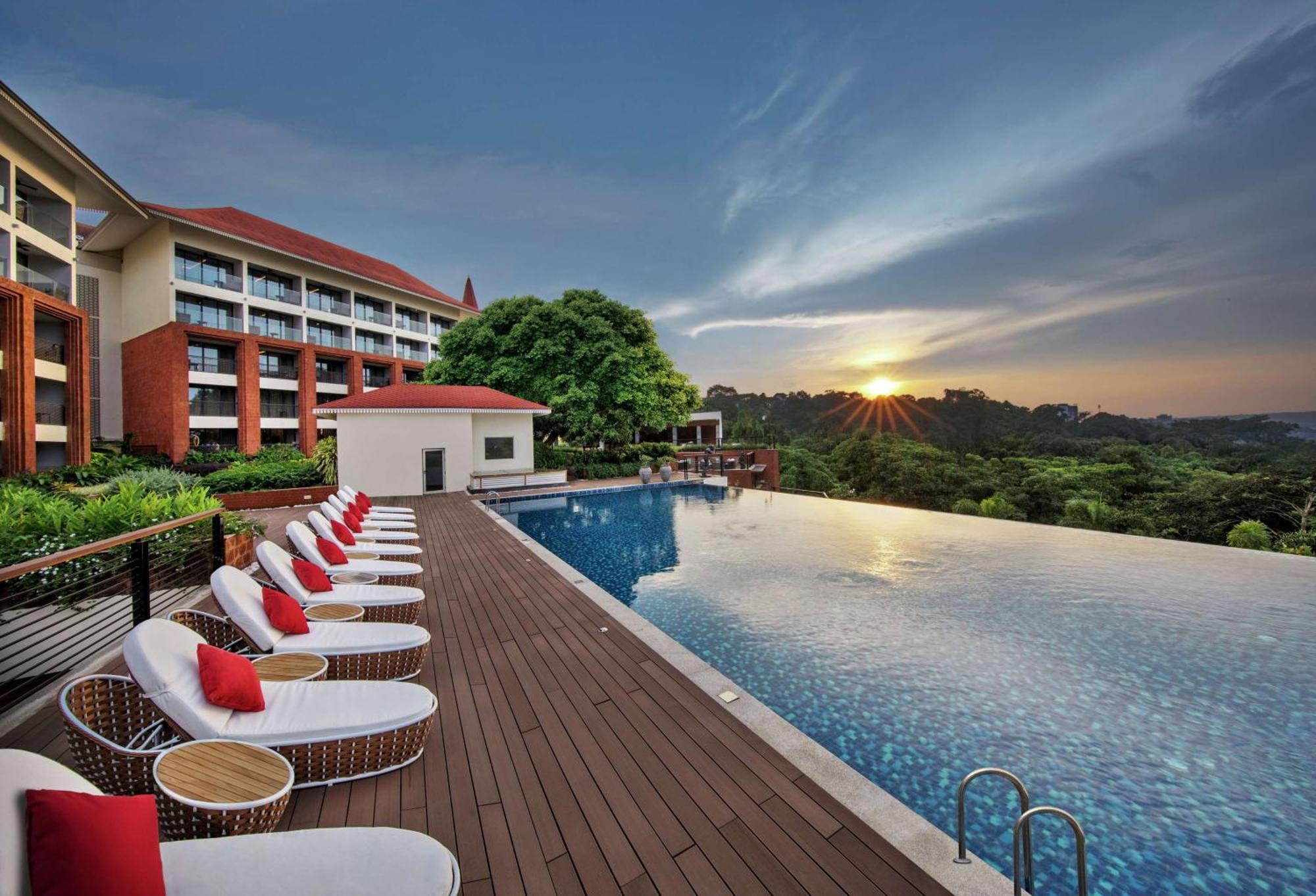 Hotel Doubletree By Hilton Goa - Panaji Esterno foto
