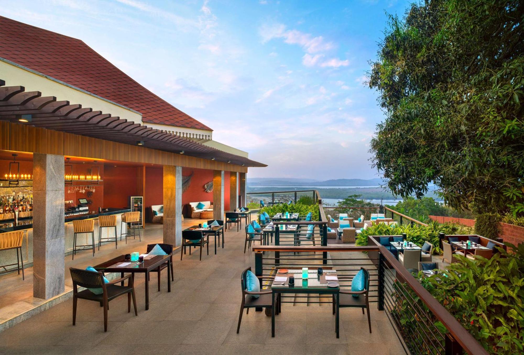 Hotel Doubletree By Hilton Goa - Panaji Esterno foto