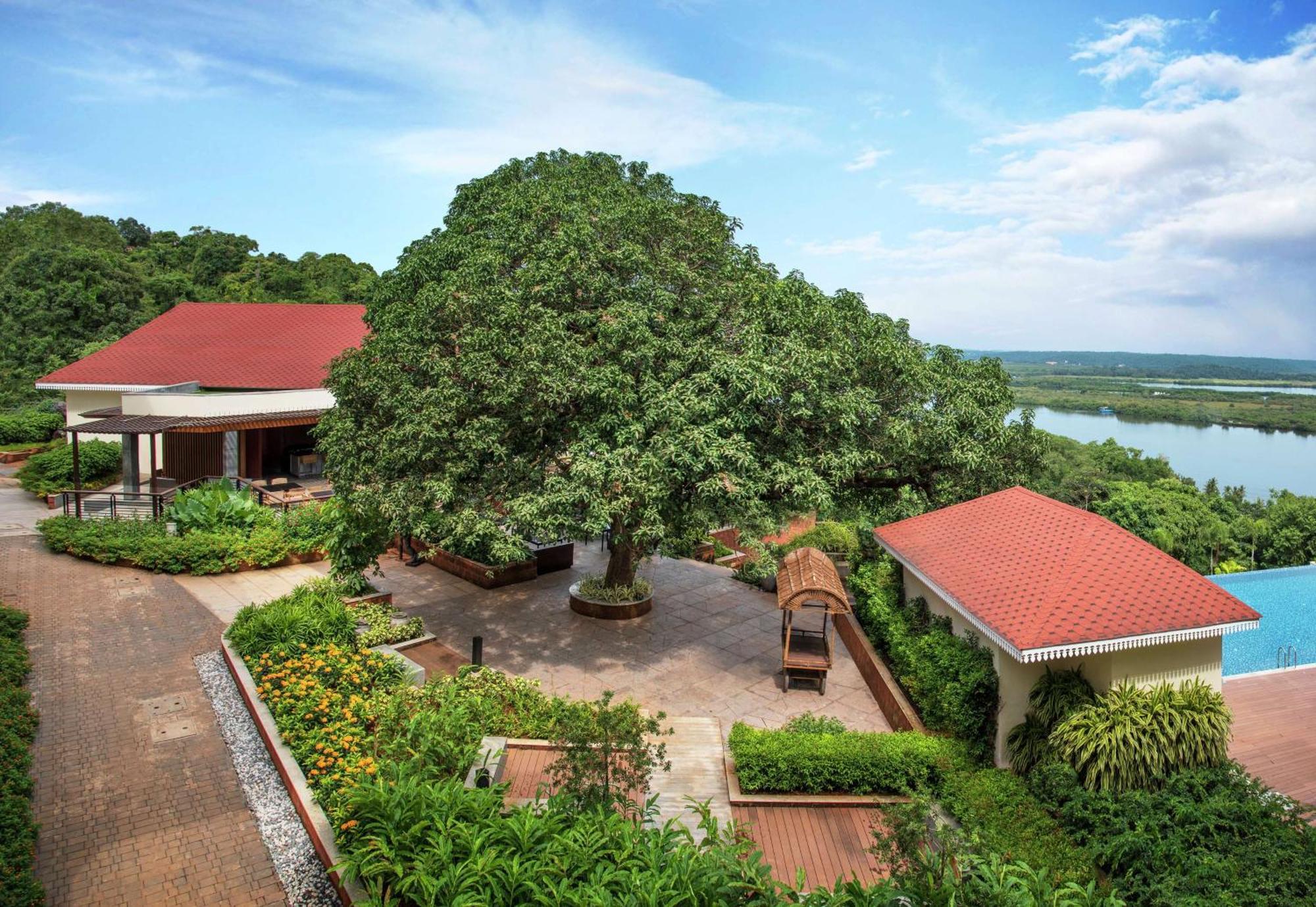 Hotel Doubletree By Hilton Goa - Panaji Esterno foto